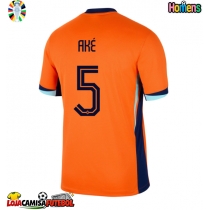 Camisa de Futebol Holanda Nathan Ake #5 Equipamento Principal Europeu 2024 Manga Curta